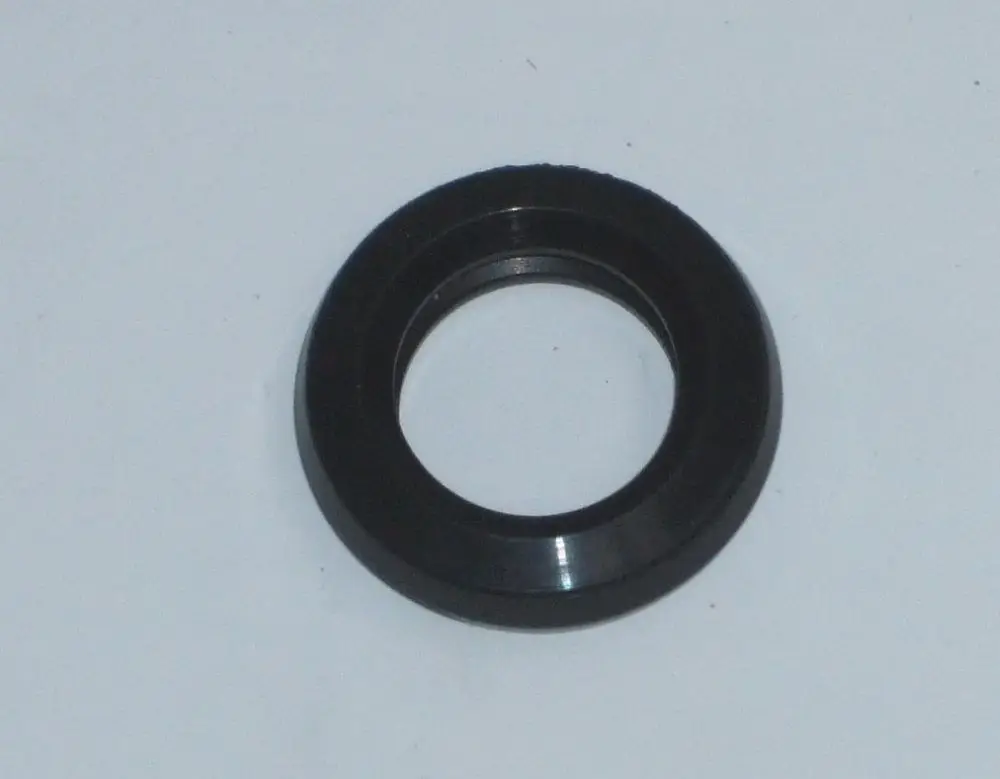 Schwarze Dichtung aus Gummi oder Kunststoff, ringförmige Bauform, geeignet für den Einsatz in Wärmetauschern, möglicherweise passend für Daikin-Altherma-Systeme.